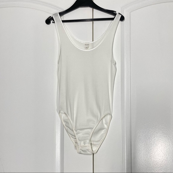 Hanro Tops - Hanro White 100% Cotton Bodysuit size XS